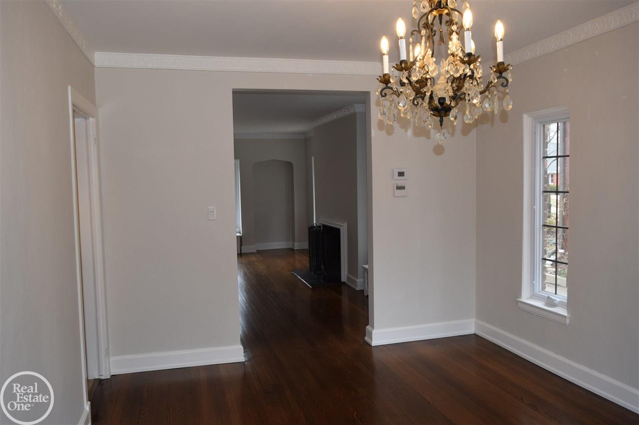 552 Cadieux Road Grosse Pointe, MI 48230 - Photo 14 of 51 31340987-13.JPG