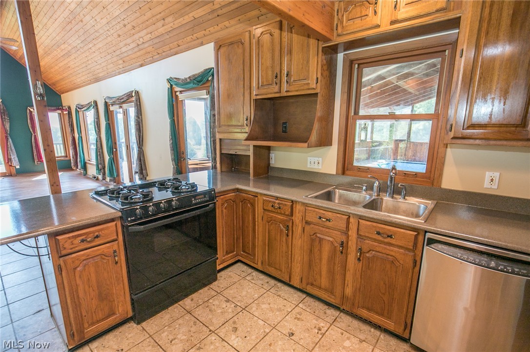 526 Sandy Lake Road Kent, OH 44240 - Photo 6 of 32 Gallery Image 6