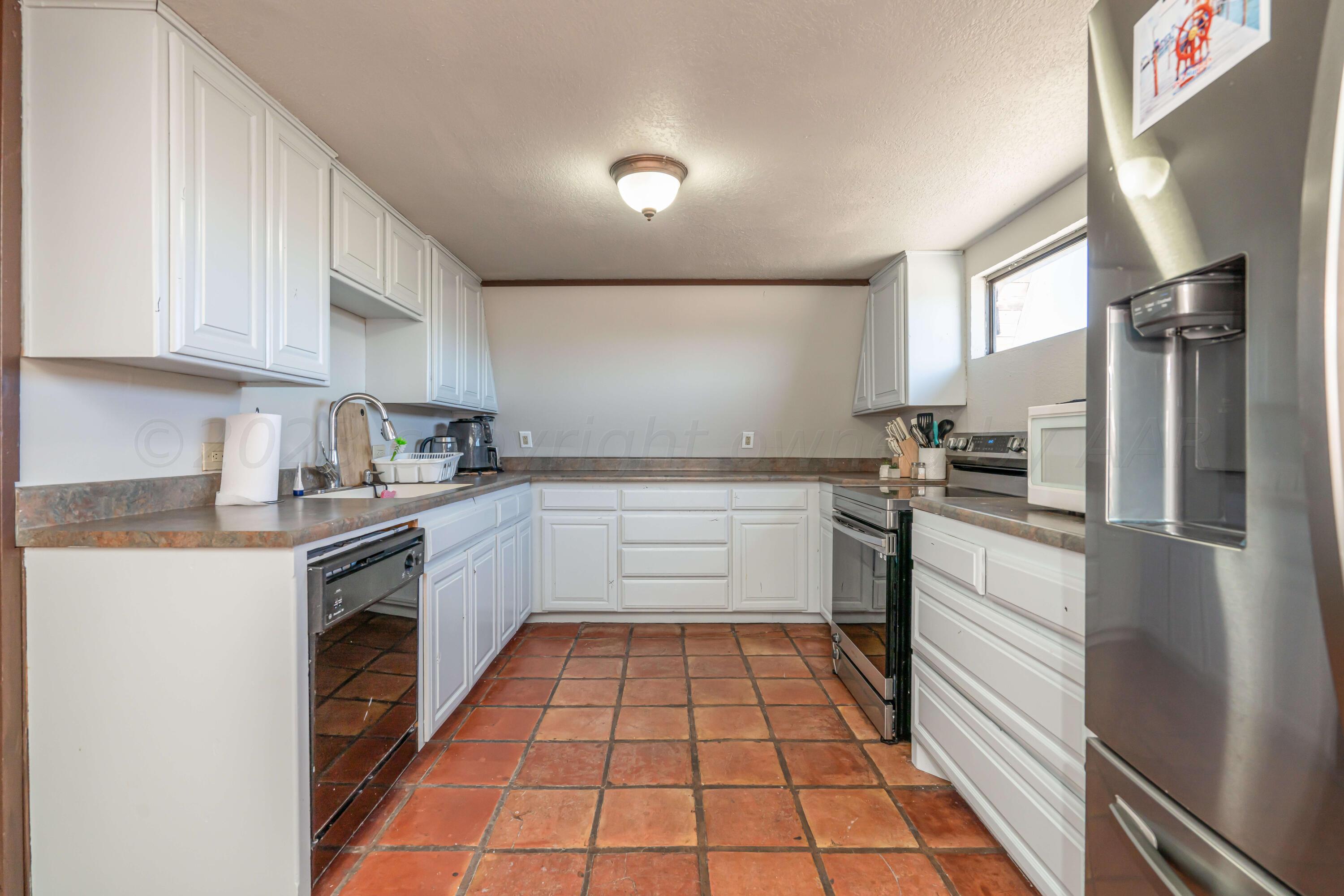 676 Cherokee Road Fritch, TX 79036 - Photo 19 of 62 676 Cherokee_-16 KITCHEN