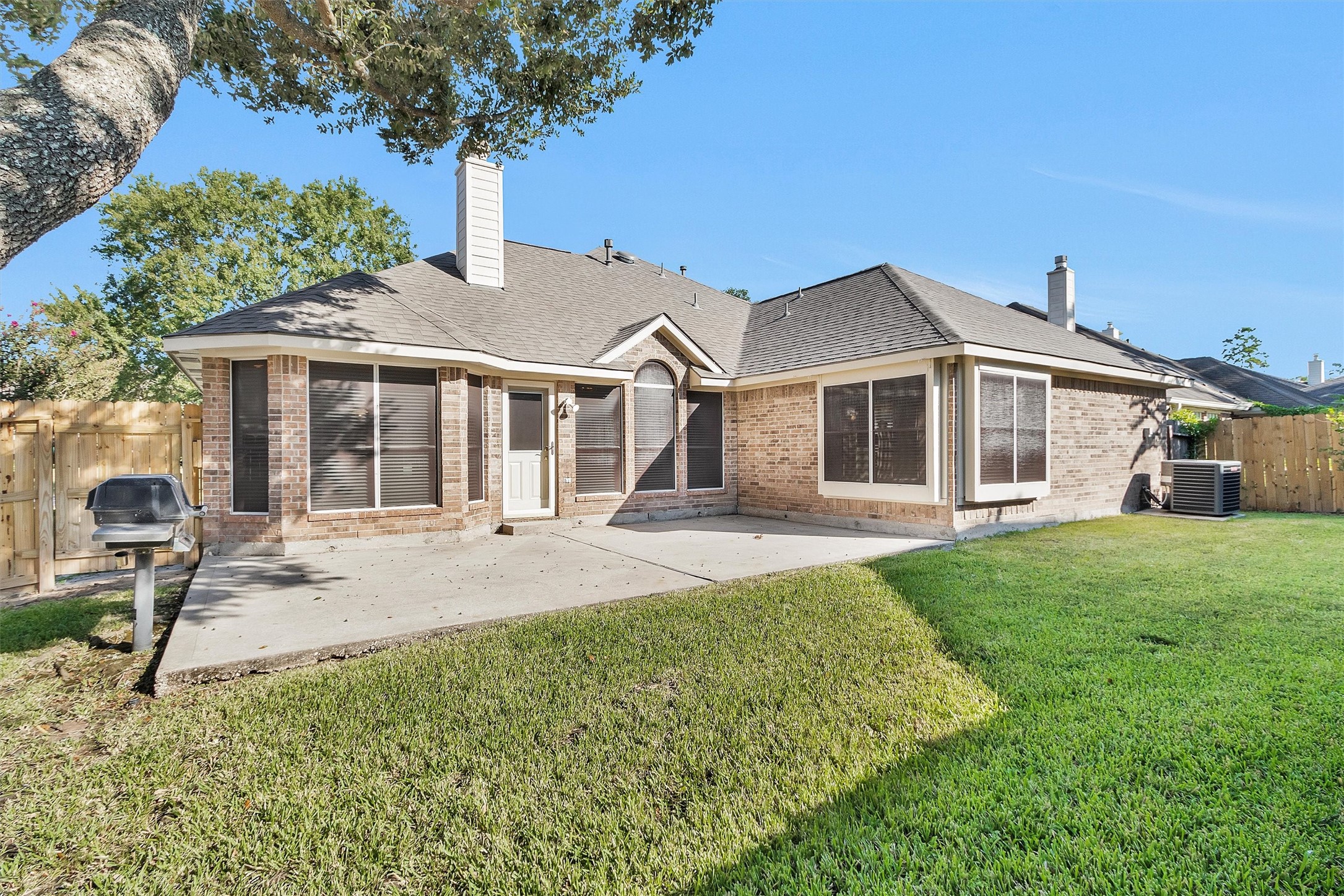 2615 Honeysuckle Walk Spring, TX 77388 - Photo 38 of 39 a front view of a house with garden