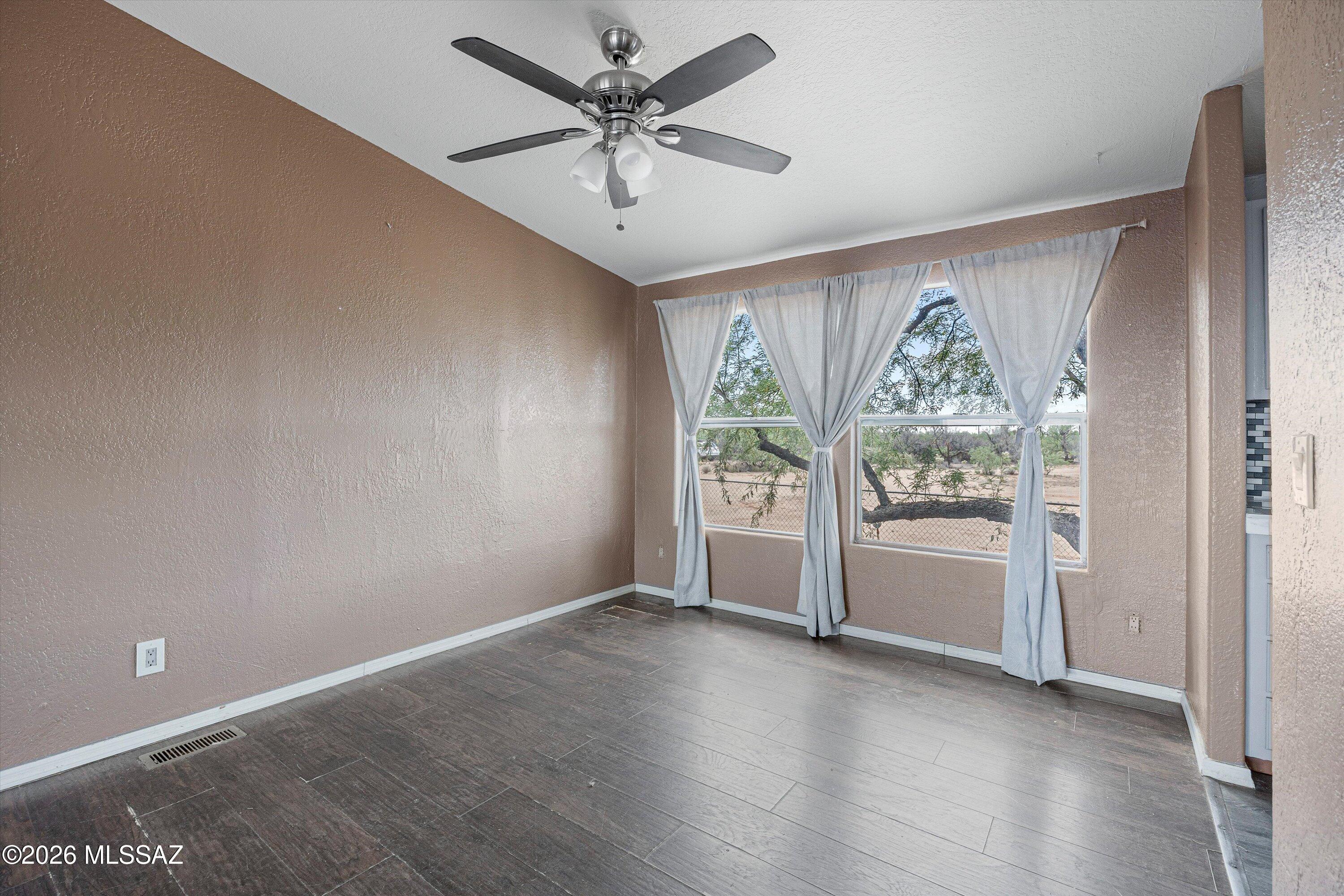 17111 South Country Club Road, Unit 48 Sahuarita, AZ 85629 - Photo 7 of 37 Dining Room