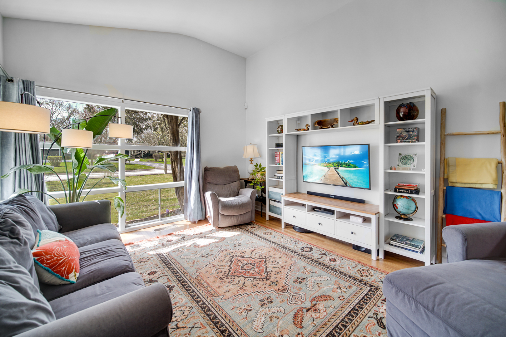 300 Voltz Road Northbrook, IL 60062 - Photo 3 of 23