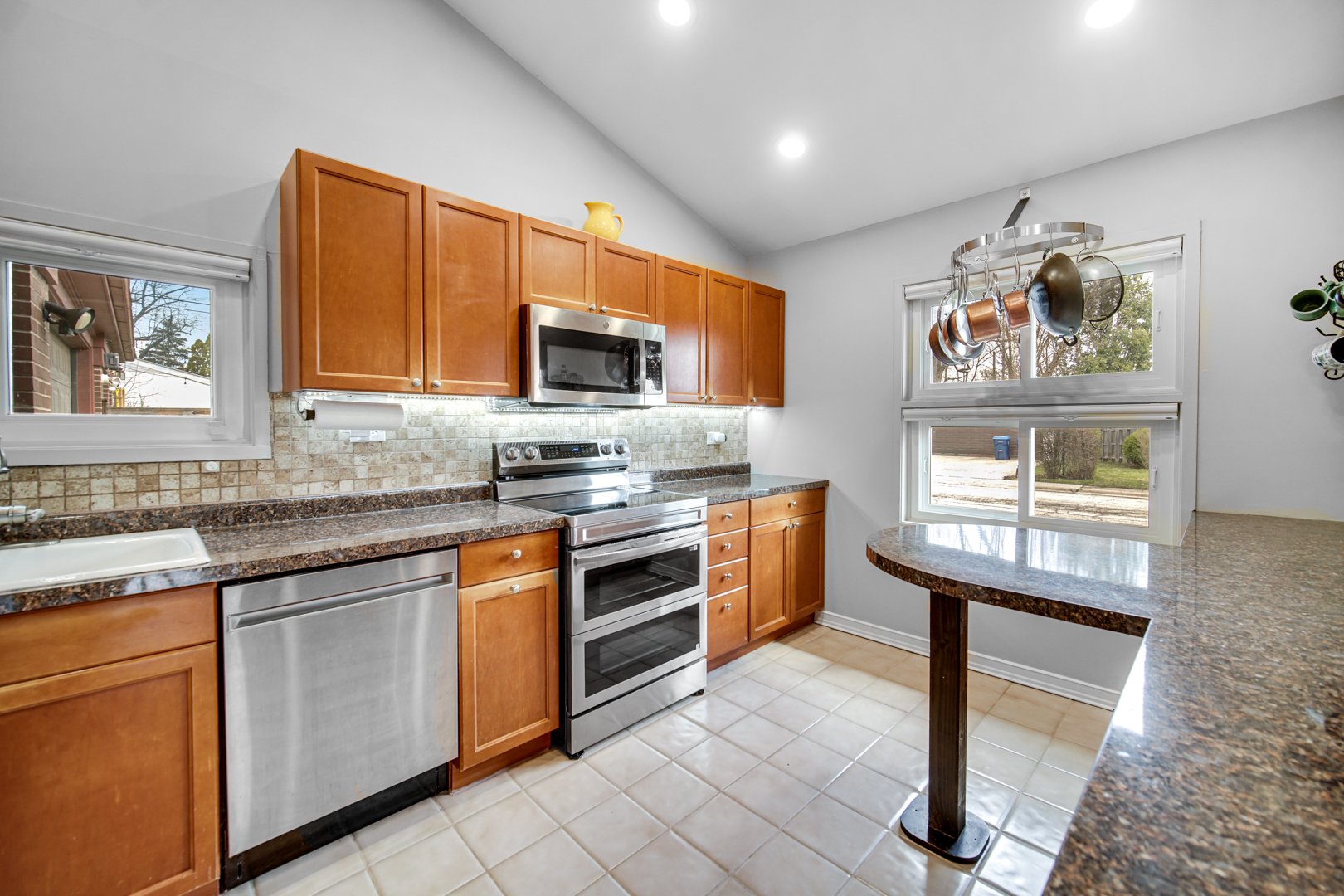 300 Voltz Road Northbrook, IL 60062 - Photo 8 of 23