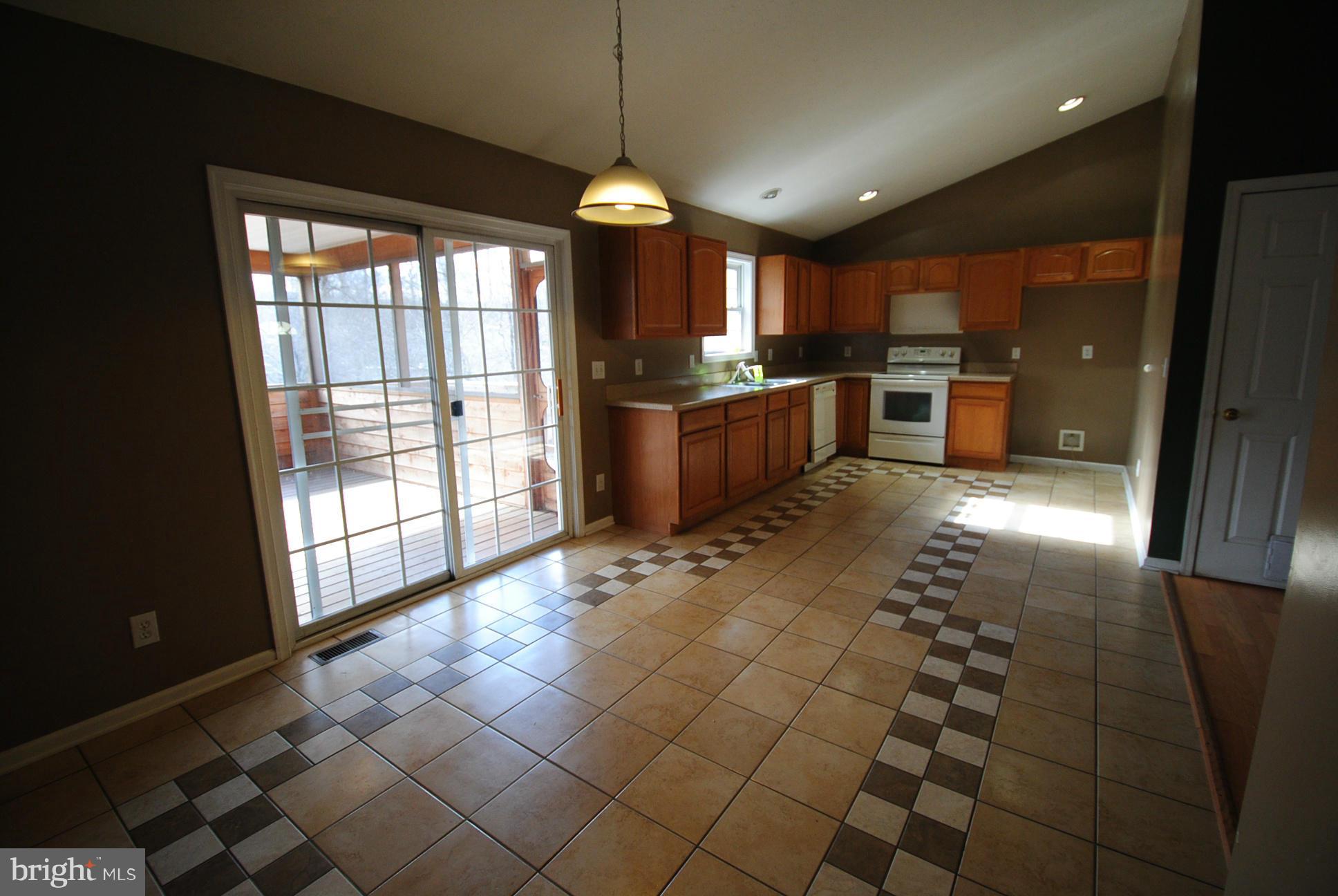 383 Old Oregon Road Front Royal, VA 22630 - Photo 11 of 29 Kitchen