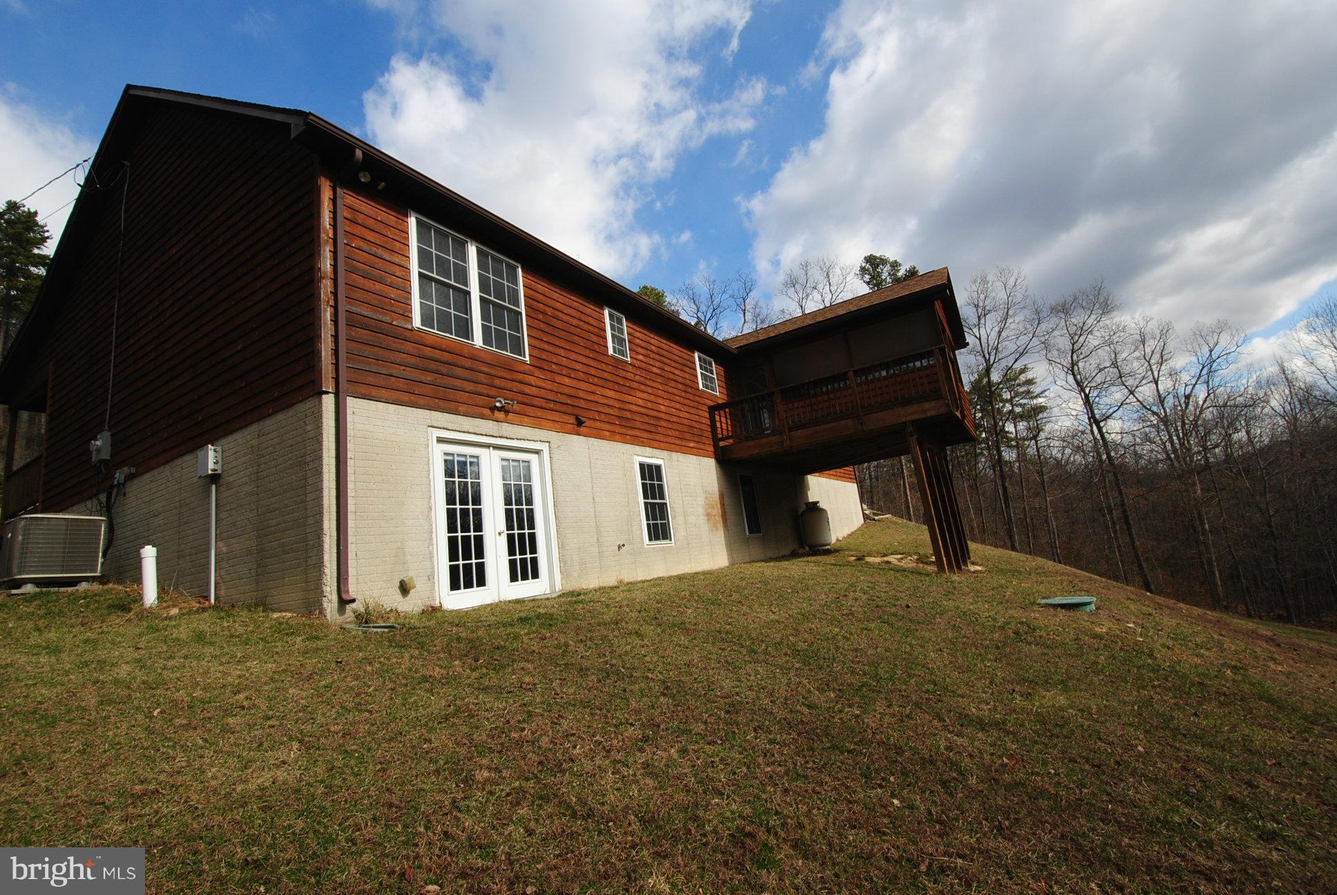 383 Old Oregon Road Front Royal, VA 22630 - Photo 27 of 29 Exterior (Rear)