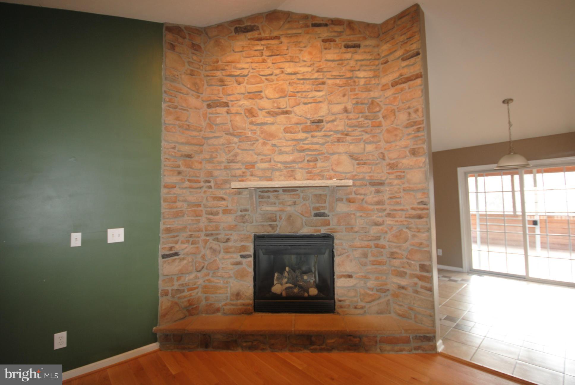 383 Old Oregon Road Front Royal, VA 22630 - Photo 9 of 29 Living Room