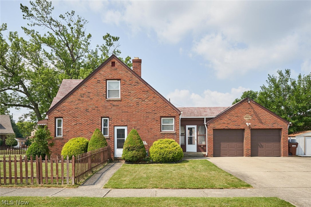 6486 Kerneywood Road Parma, OH 44129 - Photo 2 of 24