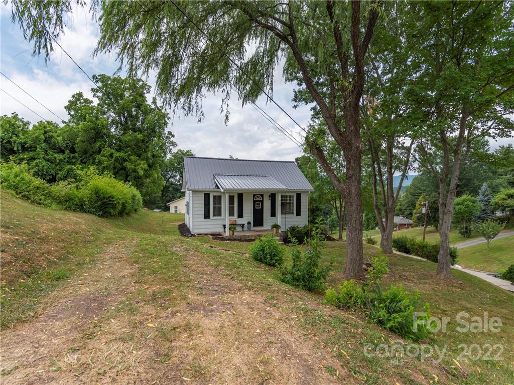 340 Spring Street Canton, NC 28716 - Photo 17 of 20 Gallery Image 17