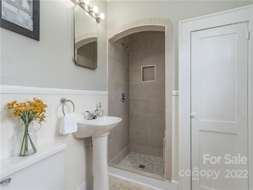 340 Spring Street Canton, NC 28716 - Photo 10 of 20 Gallery Image 10