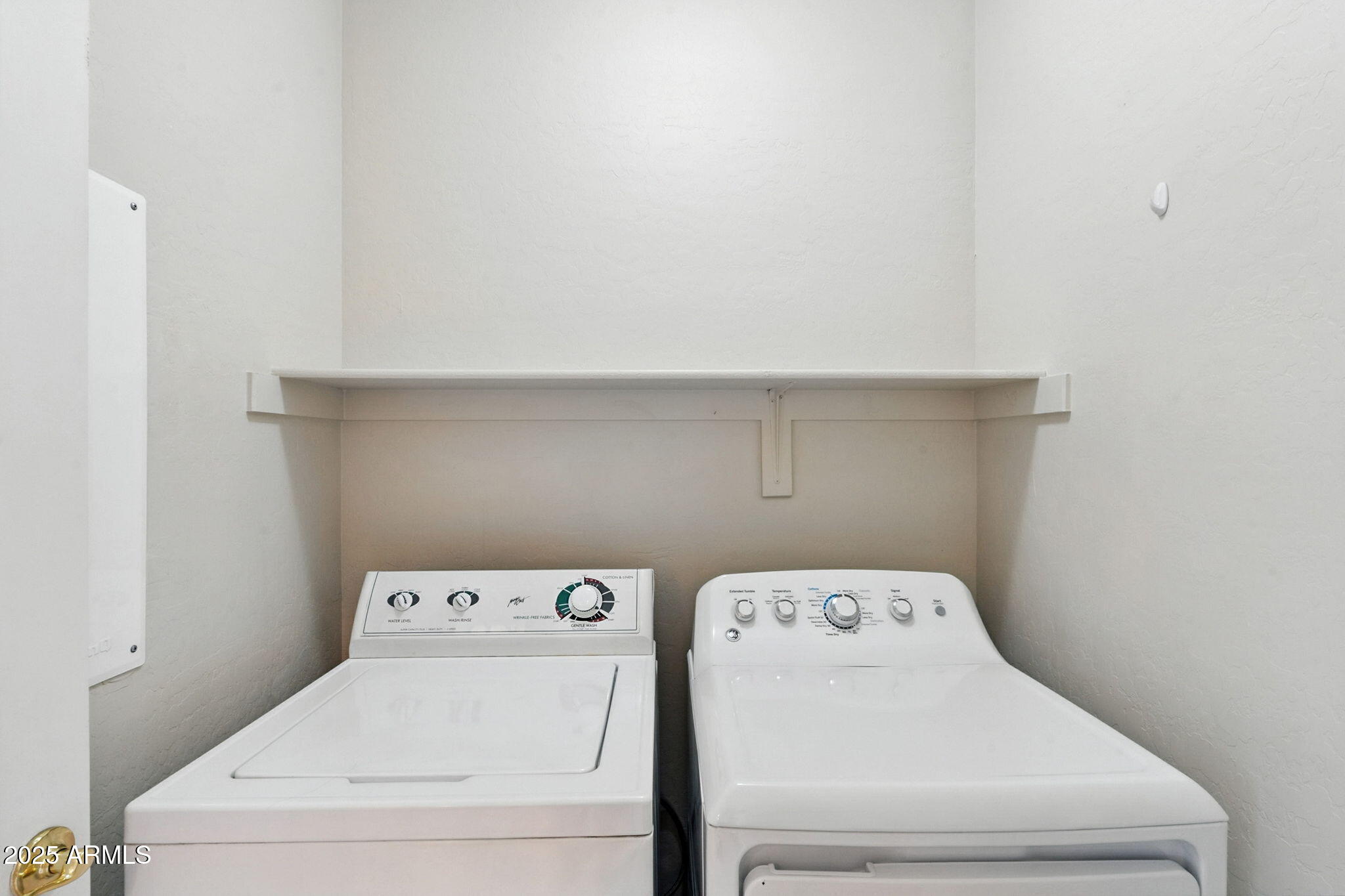 16420 North Thompson Peak Parkway, Unit 2031 Scottsdale, AZ 85260 - Photo 29 of 30 a utility room with dryer and washer
