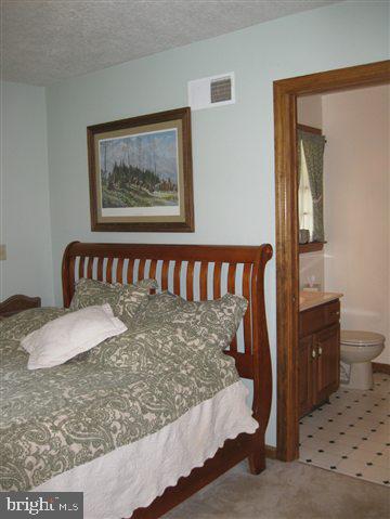 30 Blue Ribbon Drive Elizabethtown, PA 17022 - Photo 7 of 12 Gallery Image 7