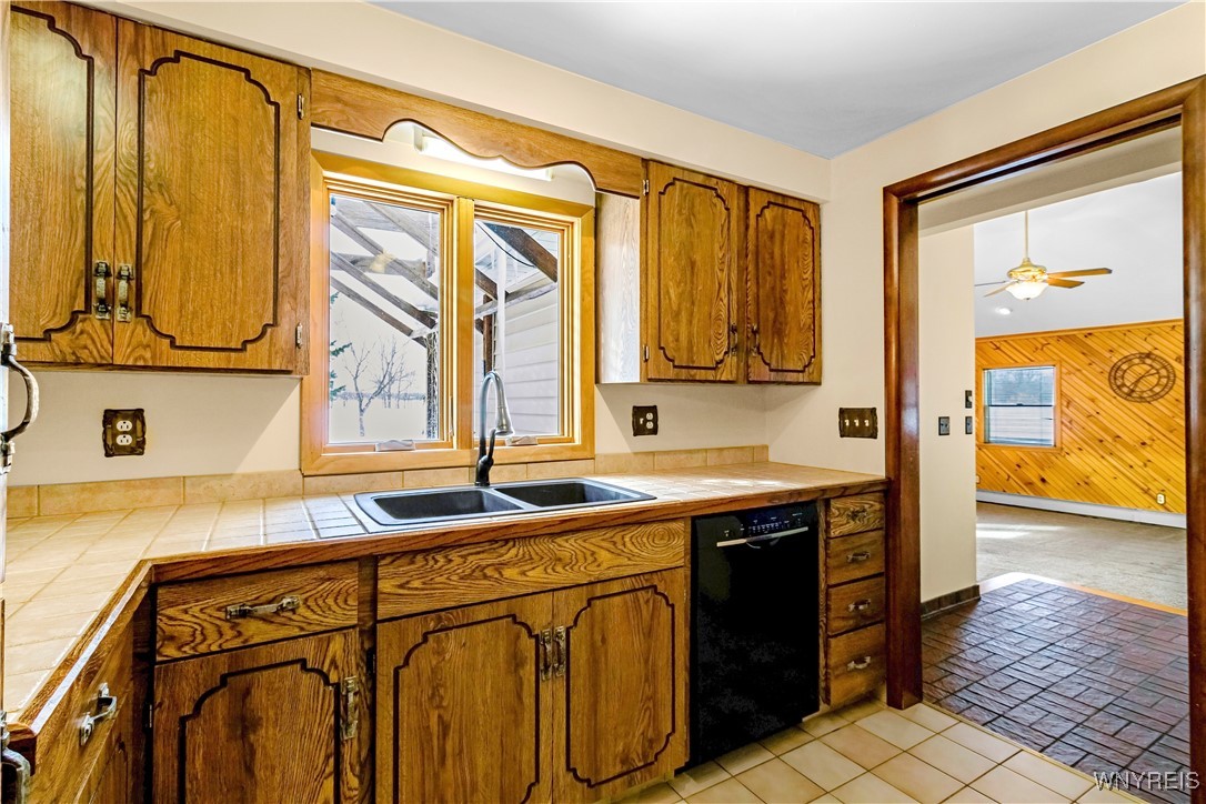 6872 Townline Road Wheatfield, NY 14120 - Photo 12 of 36