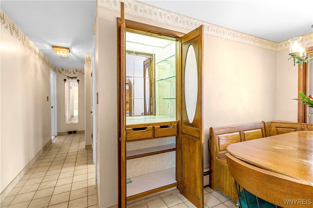 6872 Townline Road Wheatfield, NY 14120 - Photo 17 of 36