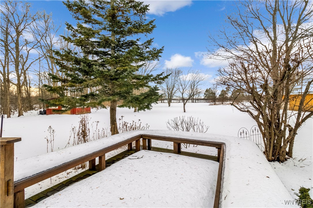 6872 Townline Road Wheatfield, NY 14120 - Photo 4 of 36