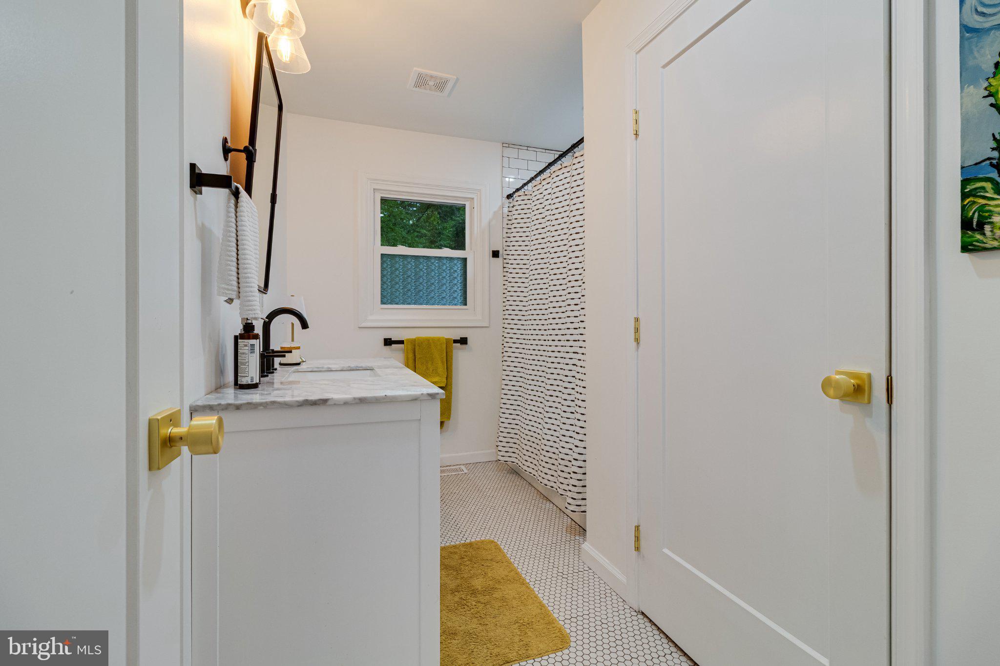 43671 Sunny Ridge Lane Hollywood, MD 20636 - Photo 25 of 45 Modern bathroom with stylish accents.