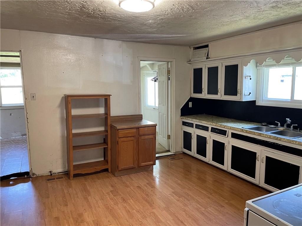 217 Main Street Linwood, KS 66052 - Photo 11 of 27