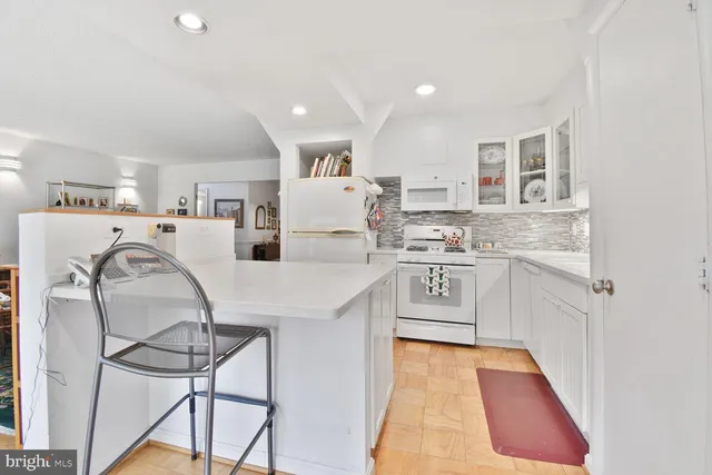 $350,000 | 2100 Washington Avenue, Unit 4C, Silver Spring, MD 20910