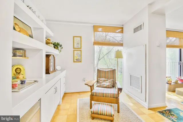 $350,000 | 2100 Washington Avenue, Unit 4C, Silver Spring, MD 20910
