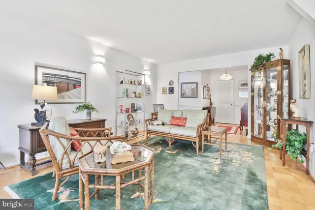 $350,000 | 2100 Washington Avenue, Unit 4C, Silver Spring, MD 20910