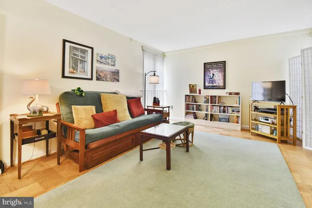 $350,000 | 2100 Washington Avenue, Unit 4C, Silver Spring, MD 20910