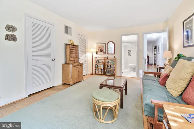 $350,000 | 2100 Washington Avenue, Unit 4C, Silver Spring, MD 20910