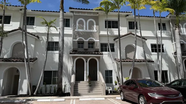 $3,900 | 525 Bayfront Drive, Boynton Beach, FL 33435