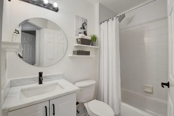 $3,900 | 525 Bayfront Drive, Boynton Beach, FL 33435