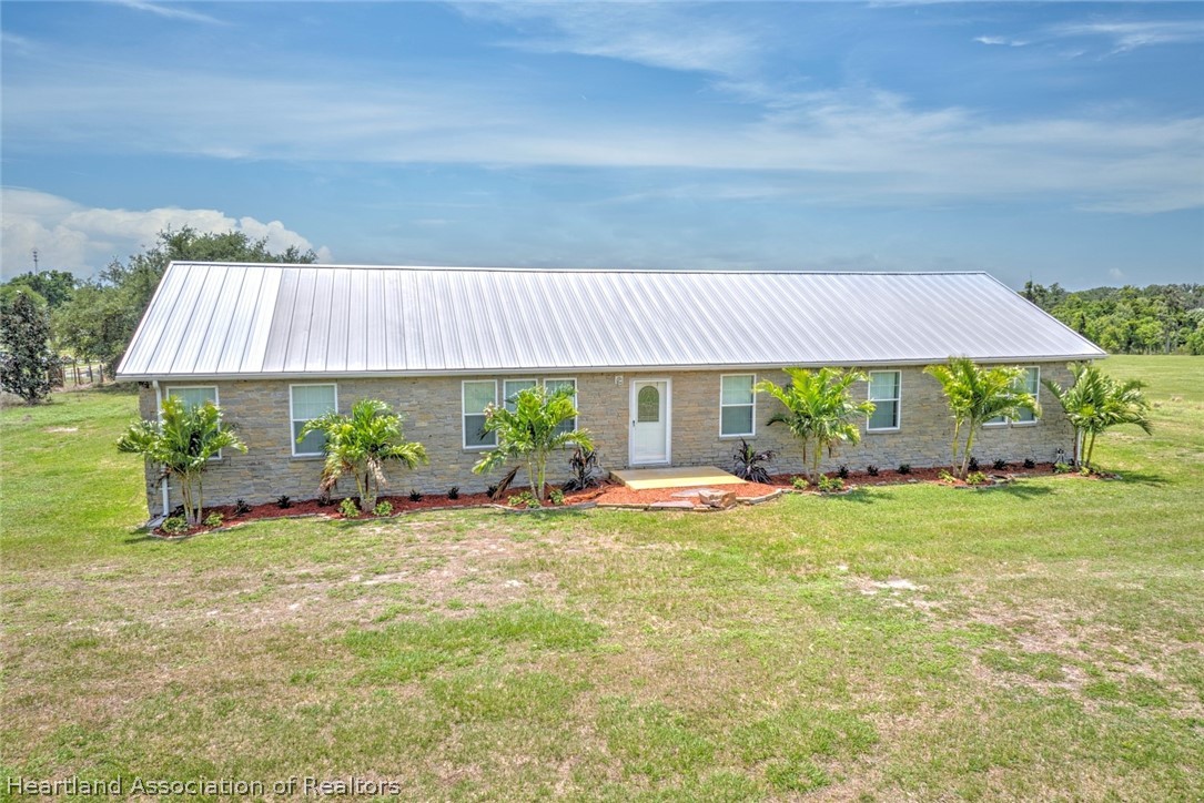 325 Stenstrom Road Wauchula, FL 33873 - Photo 2 of 45