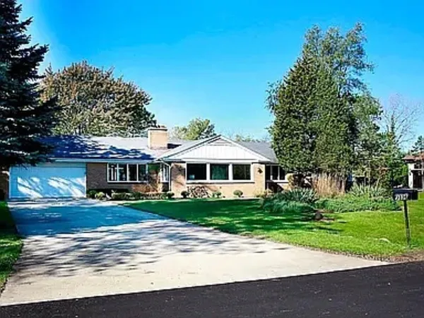 $824,499 | 3336 Overland Pass, Northbrook, IL 60062