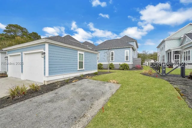 $749,000 | 223 Great Heron Court, Bluffton, SC 29909