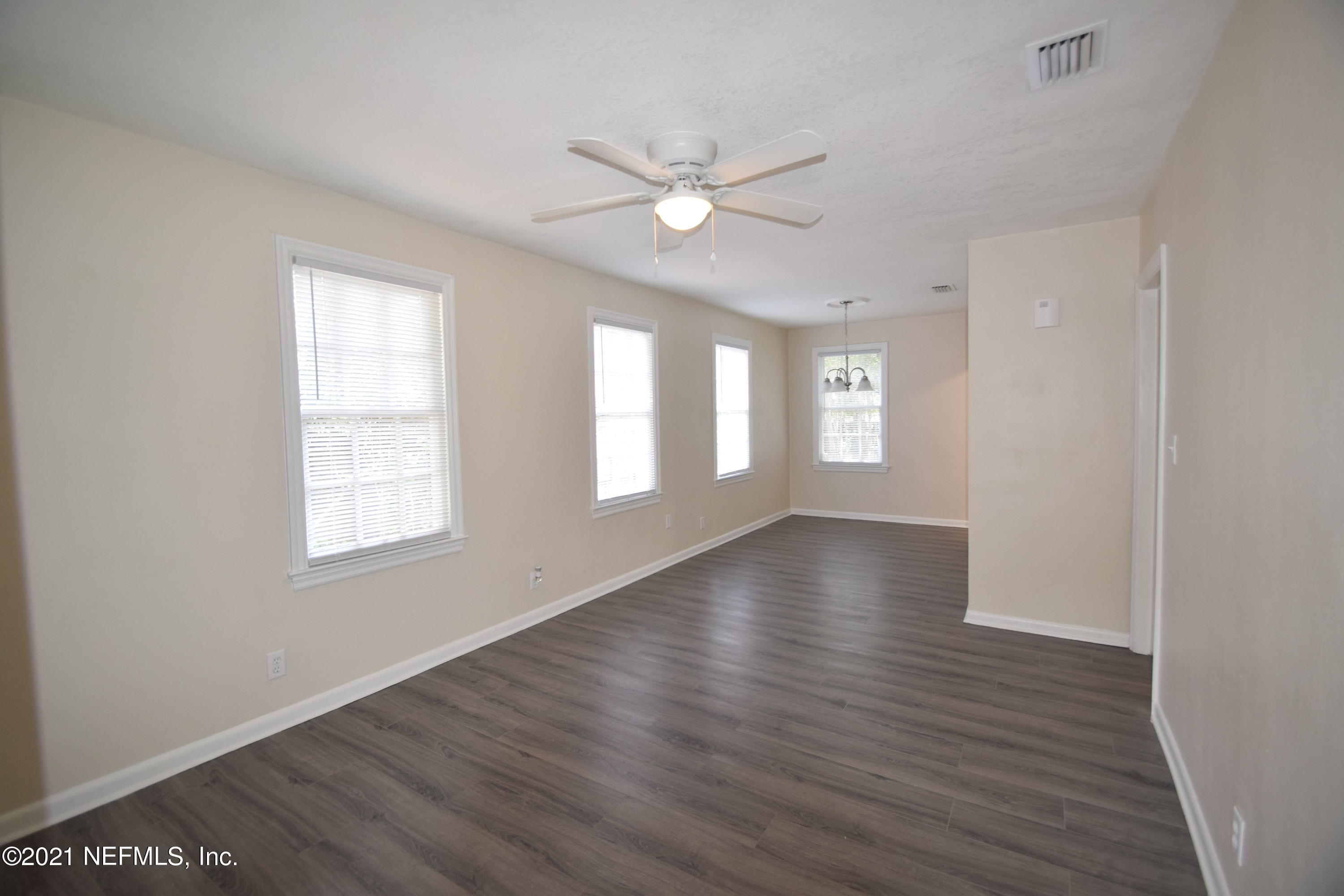 1926 Lorimier Road Jacksonville, FL 32207 - Photo 3 of 12 DSC_0600
