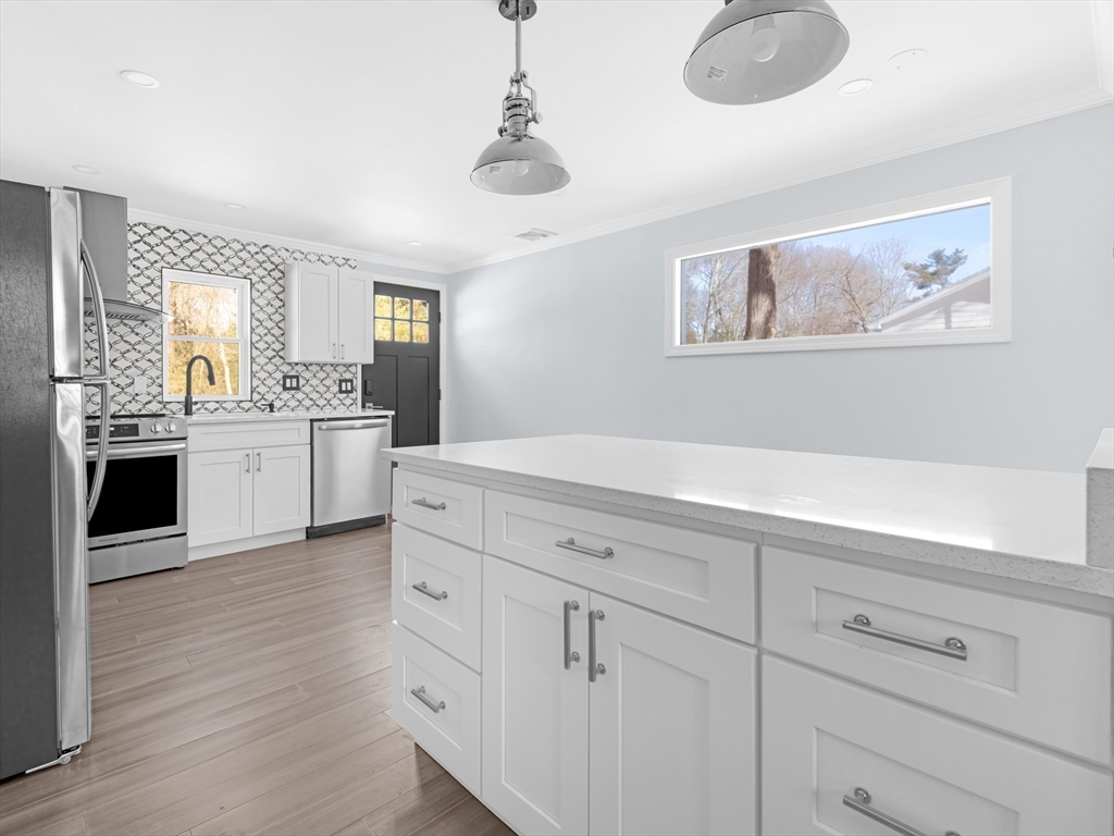 41 Flora Road Attleboro, MA 02703 - Photo 11 of 33