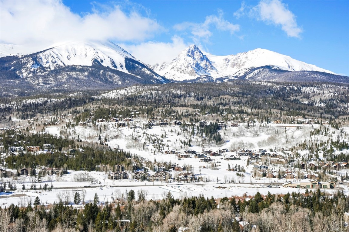 468 South Hillside Drive Silverthorne, CO 80498 - Photo 3 of 34 a view of a sky view