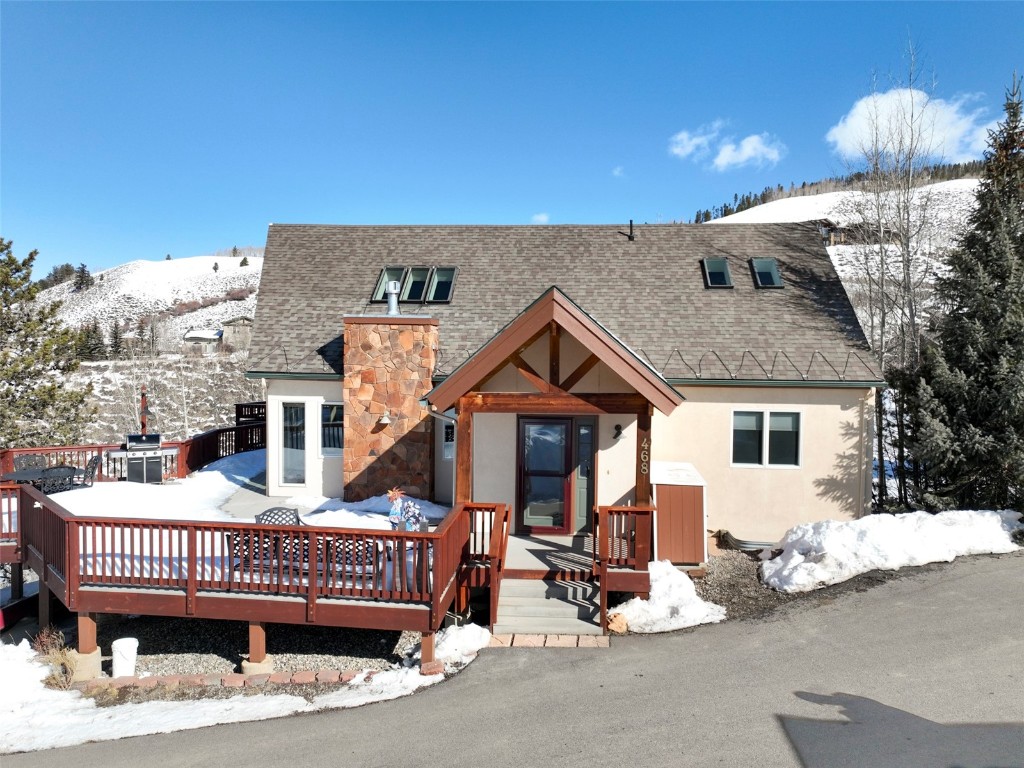 468 South Hillside Drive Silverthorne, CO 80498 - Photo 33 of 34 a view of a house with a patio