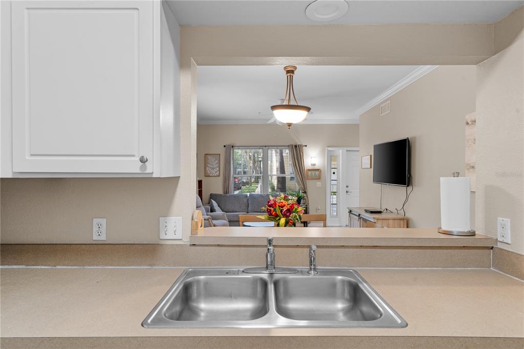 9177 Southwest 52nd Road, Unit E103 Gainesville, FL 32608 - Photo 16 of 47