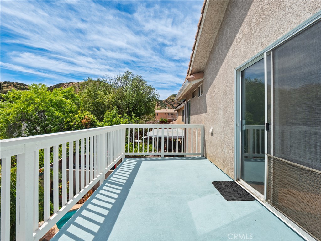 28428 Oak Valley Road Castaic, CA 91384 - Photo 15 of 39