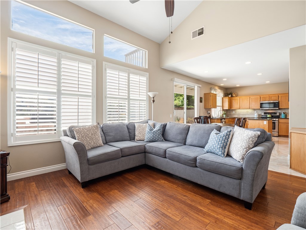 28428 Oak Valley Road Castaic, CA 91384 - Photo 6 of 39