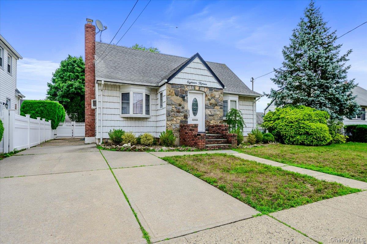 1815 Meadowbrook Road Merrick, NY 11566 - Photo 1 of 25 Welcome to 1815 Meadowbrook Road, North Merrick, NY 11566