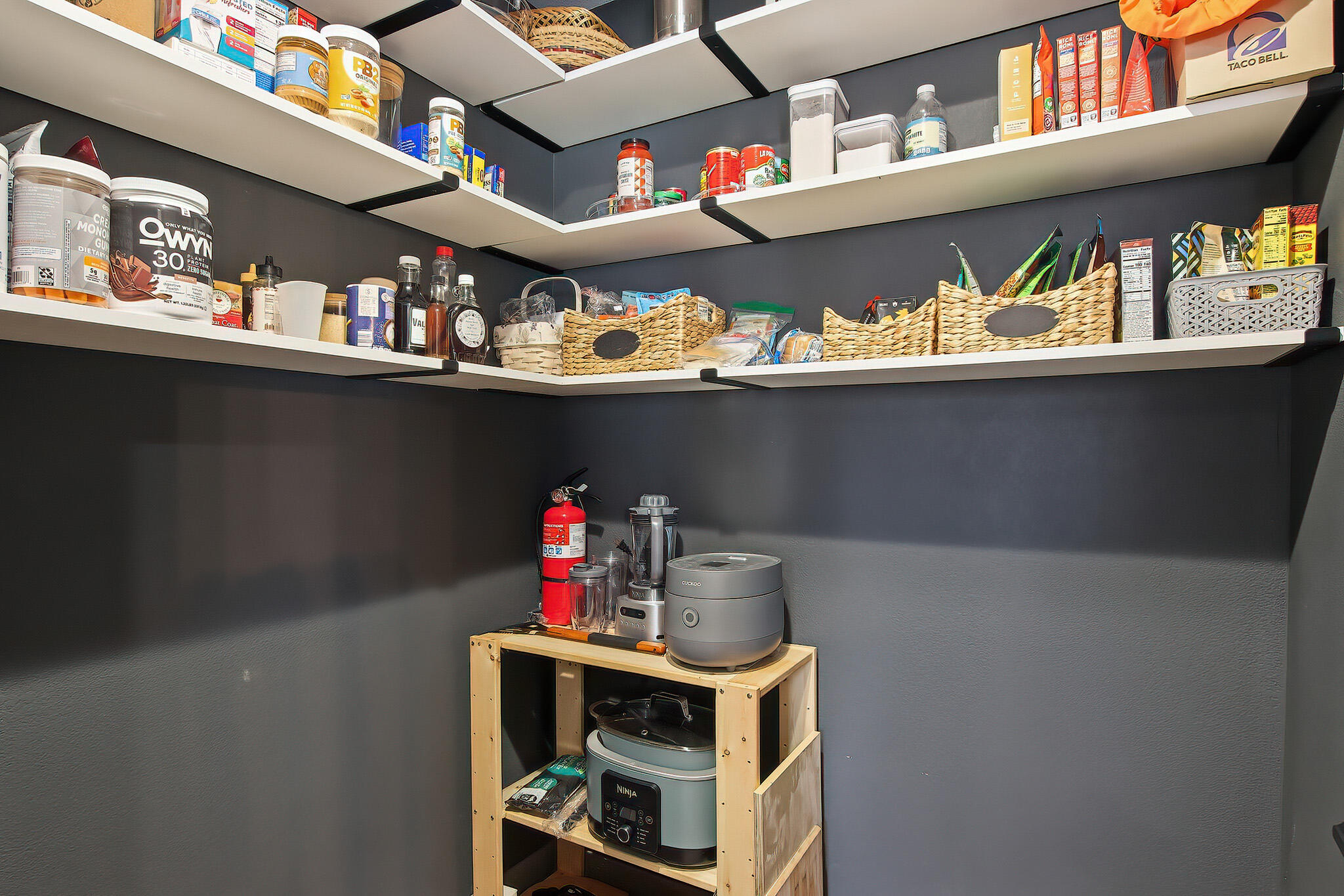 W5591 Briarwood Road Sugar Creek, WI 53121 - Photo 8 of 39 10 IMG_0248