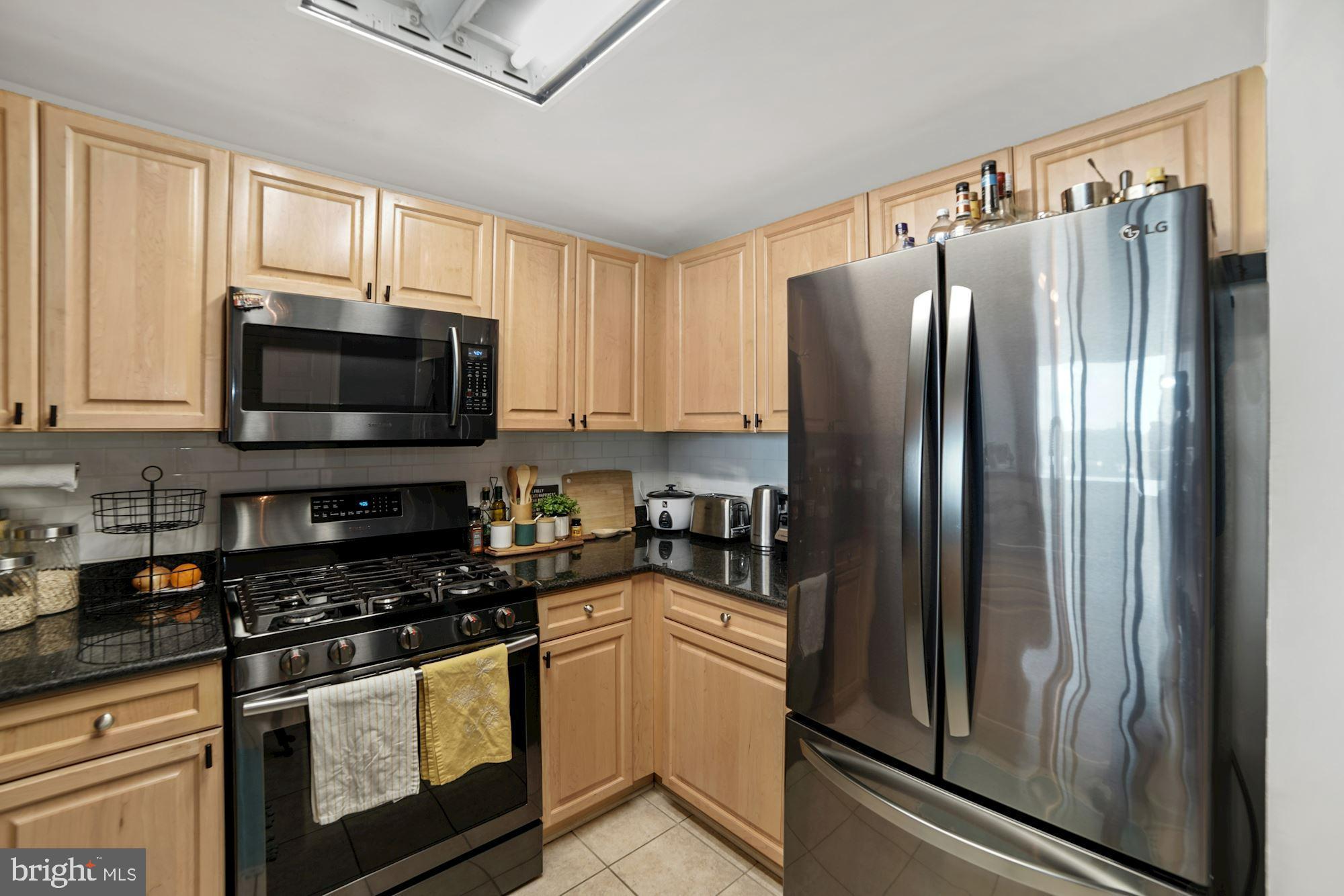 2726 Gallows Road, Unit 1402 Vienna, VA 22180 - Photo 10 of 35