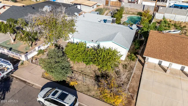 an aerial view of a yard