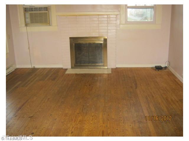 160 Bombay Road Denton, NC 27239 - Photo 3 of 6 Living Room.