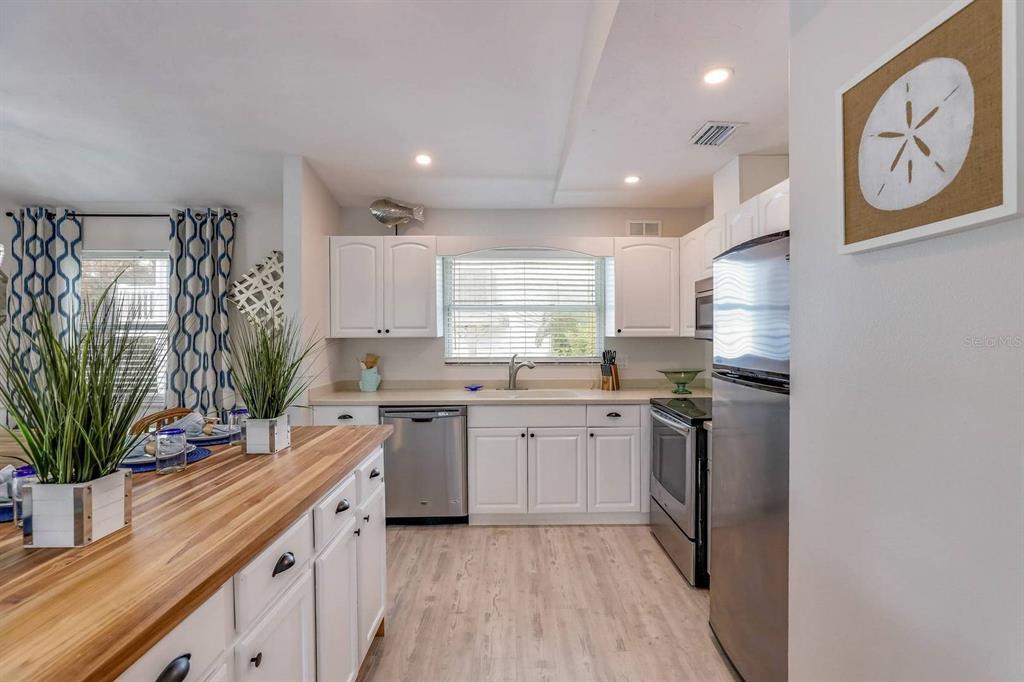 811 Jacaranda Road Anna Maria, FL 34216 - Photo 16 of 49 Gallery Image 16