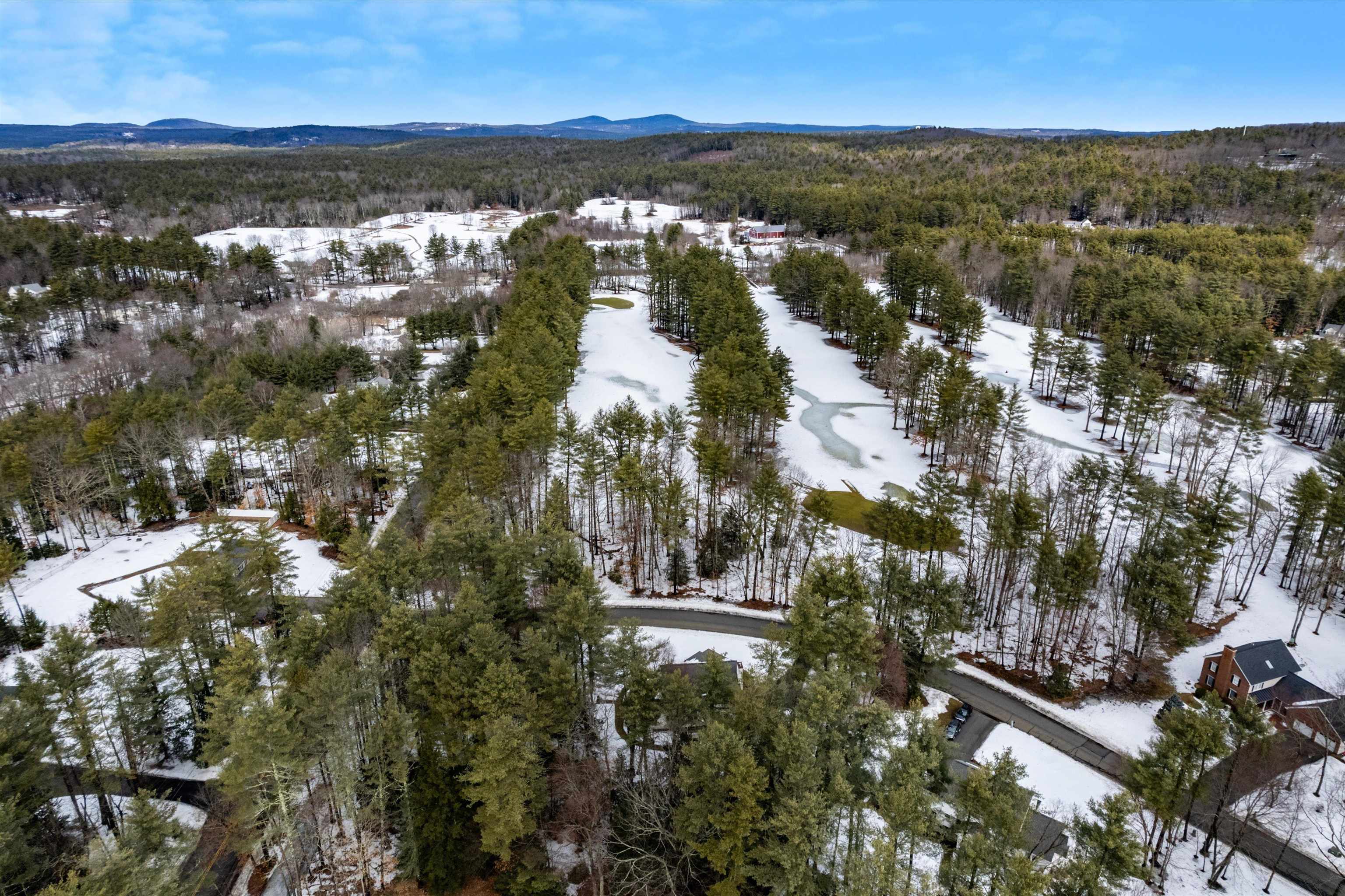 18 Taconic Drive Amherst, NH 03031 - Photo 29 of 40