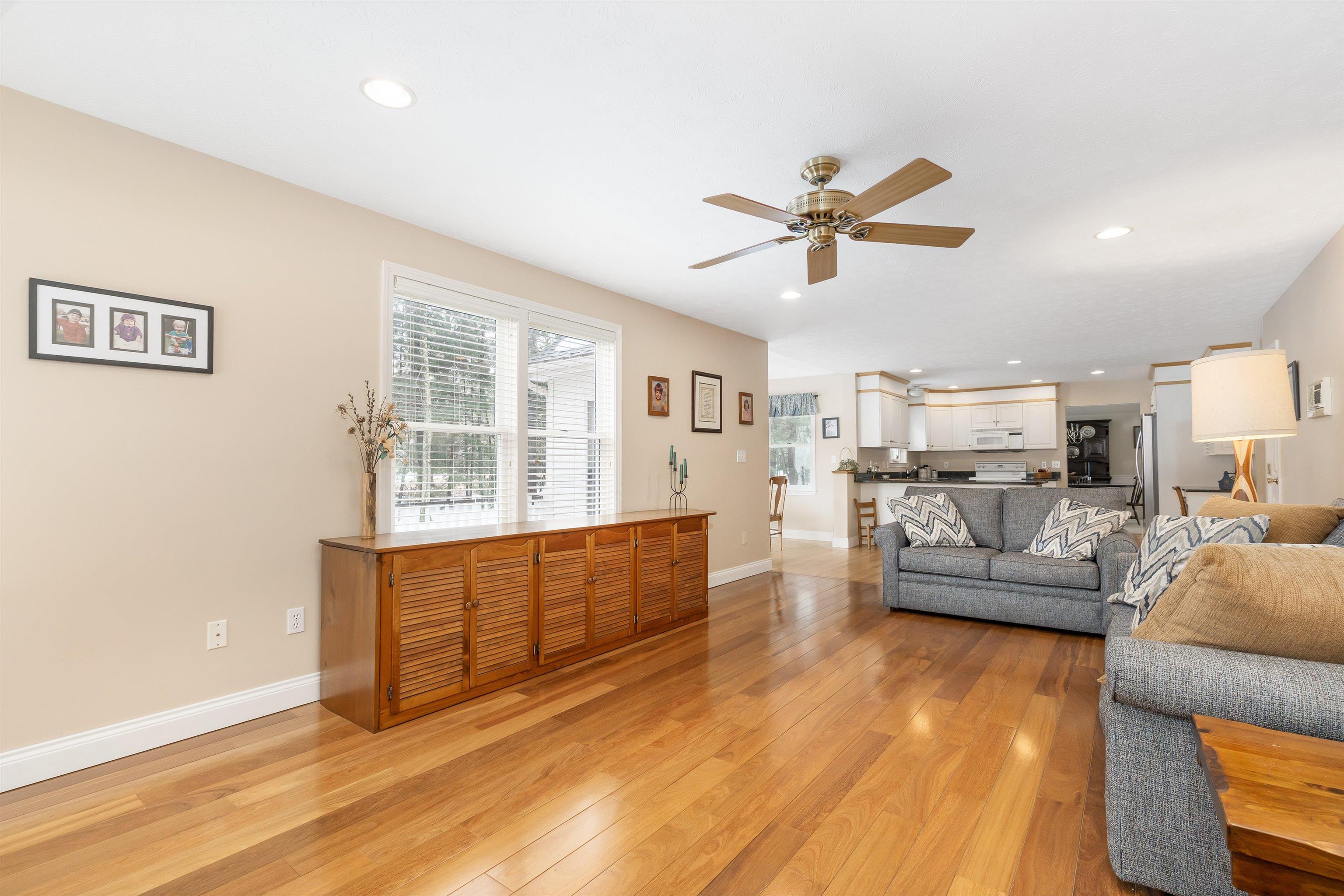 18 Taconic Drive Amherst, NH 03031 - Photo 5 of 40