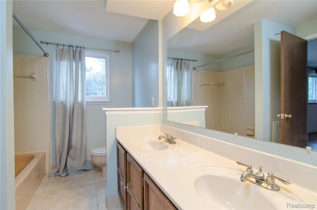 39858 Cheviot Road Canton, MI 48188 - Photo 20 of 34 GRU_6981.jpg