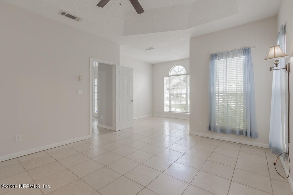 1942 Derringer Road Jacksonville, FL 32225 - Photo 20 of 44 20250526_derringer_rd_8101