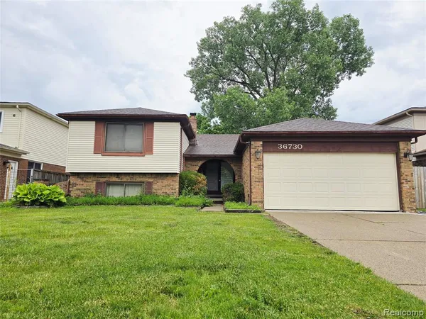 $359,000 | 36730 Engleside Drive, Sterling Heights, MI 48310