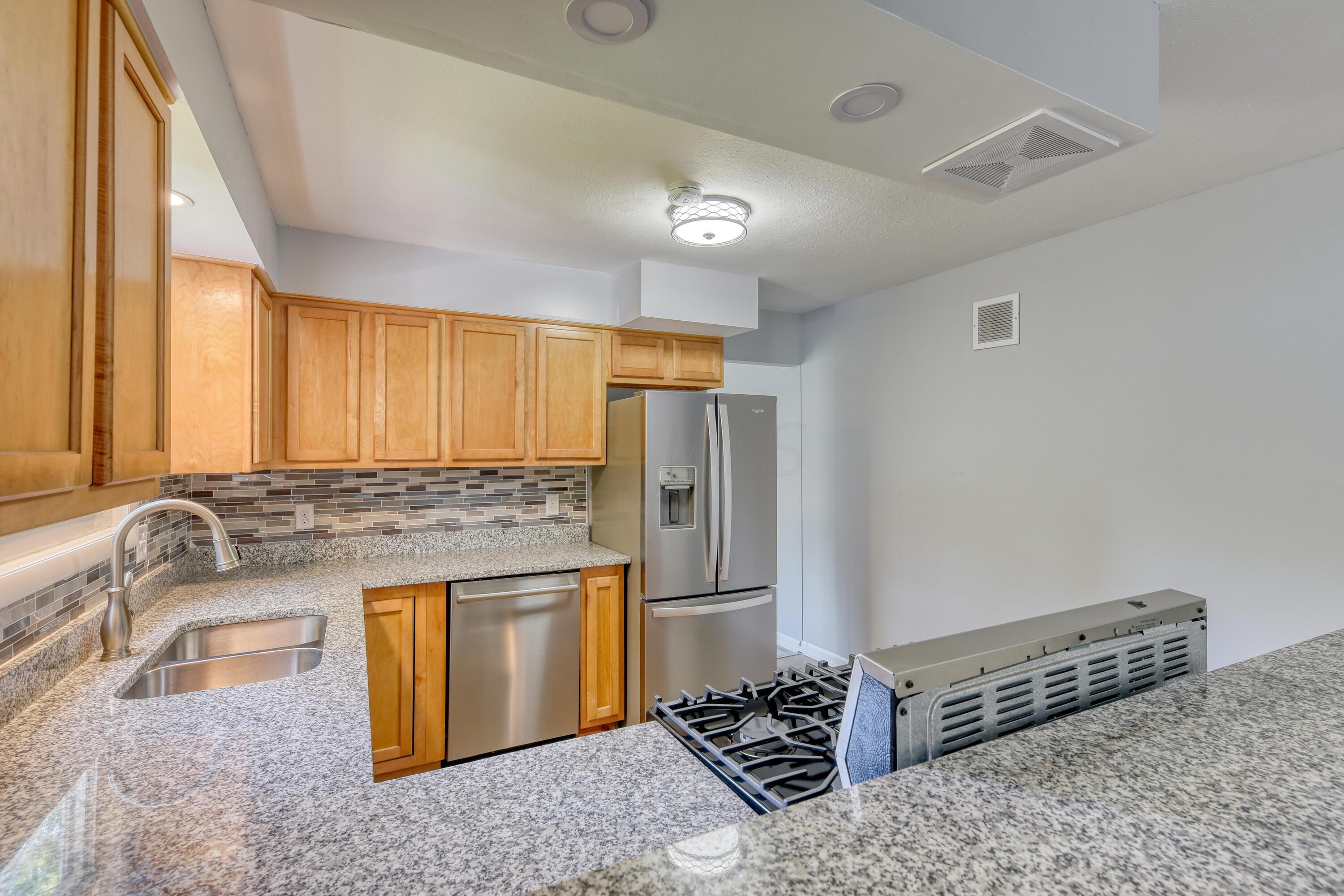6471 Red Fox Road Reynoldsburg, OH 43068 - Photo 12 of 33 3193CB35-8A90-4A32-9870-8F68DB2FE3FE