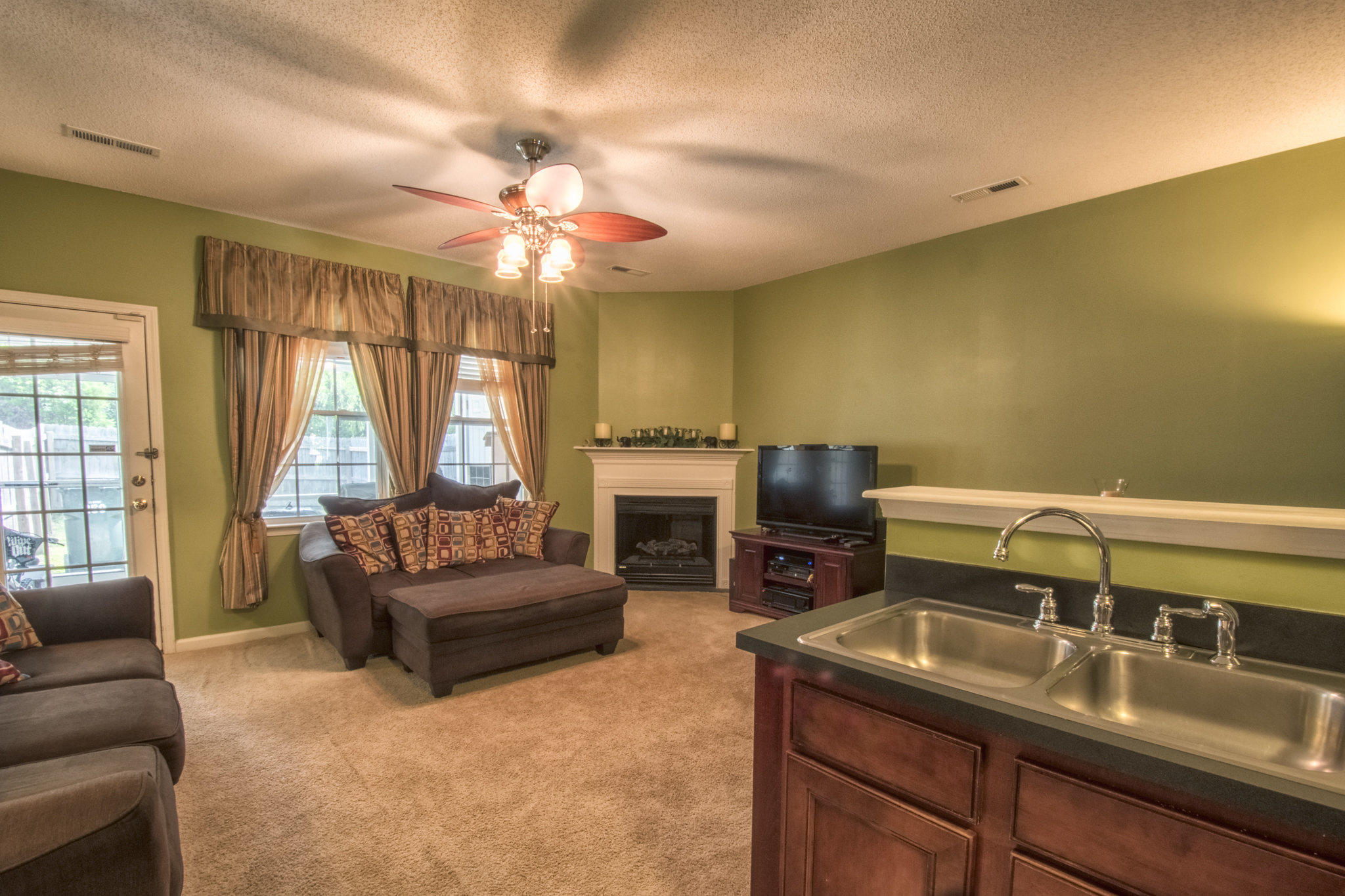 259 Brookshire Road Goose Creek, SC 29445 - Photo 10 of 21 Living Area